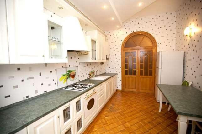 Flat in the city center Apartment Odessa Ngoại thất bức ảnh